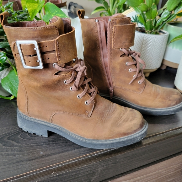 Clarks Boot - Picture 3 of 11